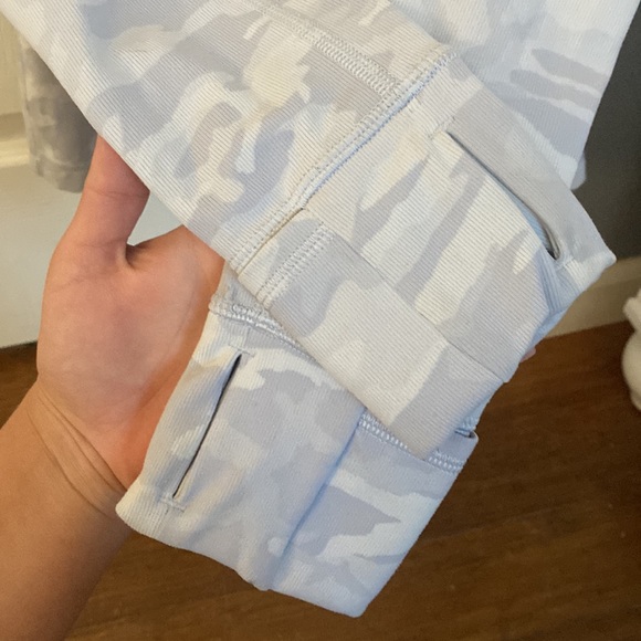 Lululemon Size 4 gray camo define Jacket - Picture 2 of 6